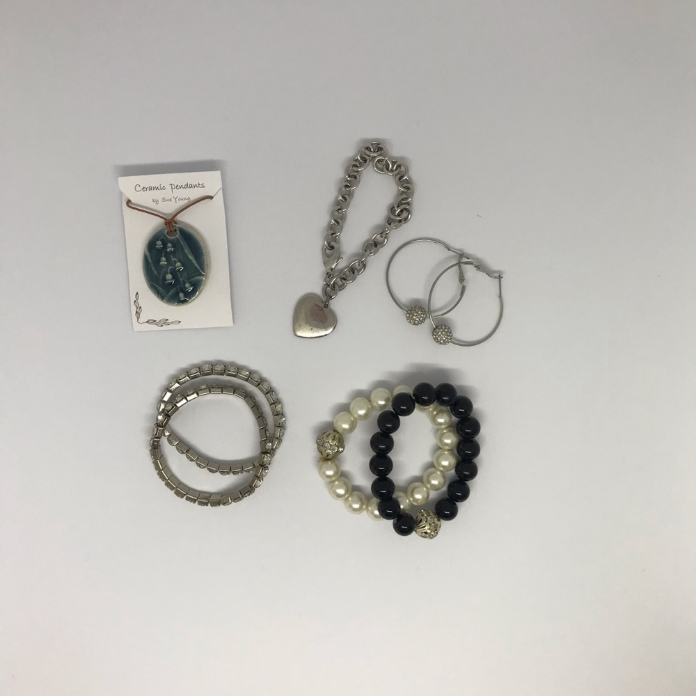 Miscellaneous Costume Jewelry Lot